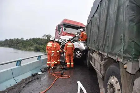【萍乡新能源搭电】附近救援车拖车-拖车公司